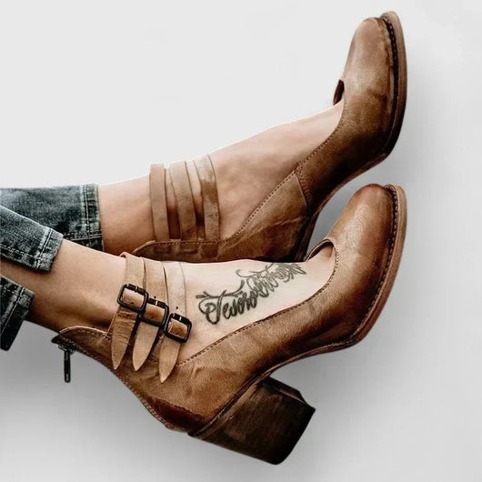 Janelis elegante pumps met blokhak
