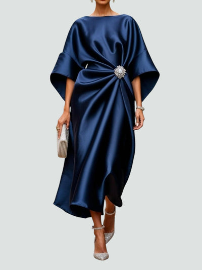 Martina | Elegante gedrapeerde dames maxijurk met broche