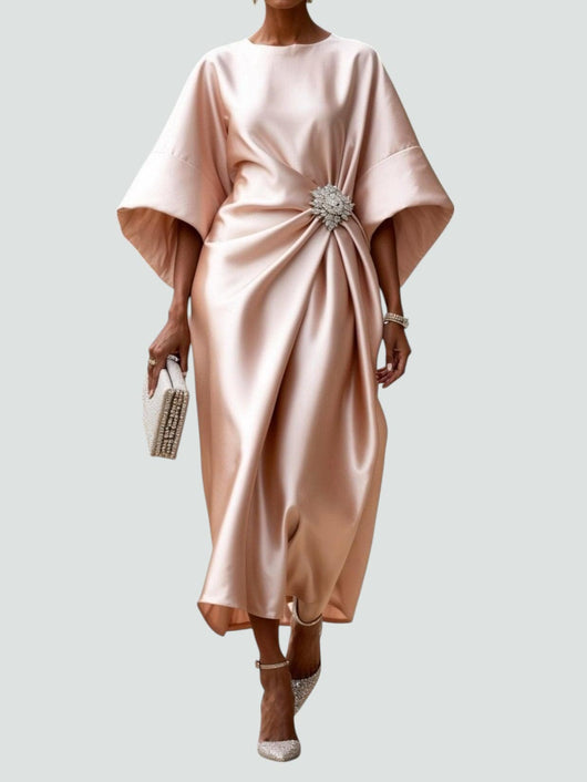 Martina | Elegante gedrapeerde dames maxijurk met broche