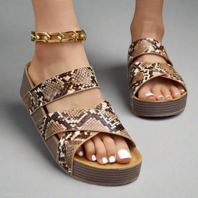 Julia | Gevlochten dames sleehaksandalen met gekruiste bandjes