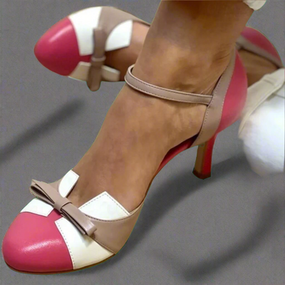 Doris | Gesloten dames pumps met strikbandje