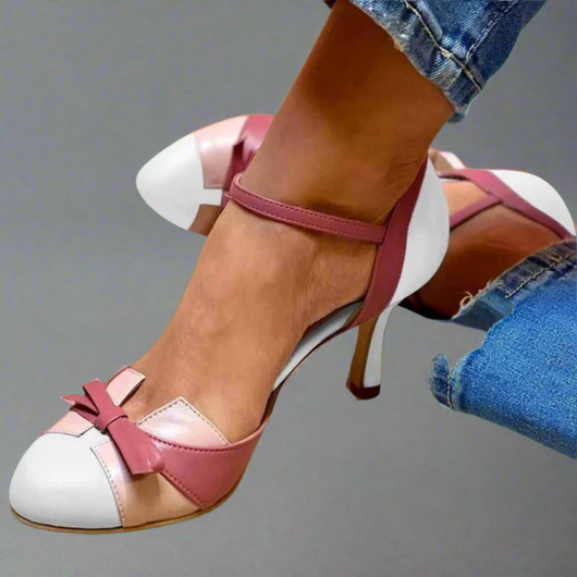 Doris | Gesloten dames pumps met strikbandje