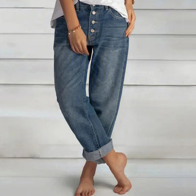 Sandra | Wijde dames jeans met knoopsluiting