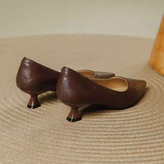 Pauline | Dames pumps met spitse neus en lage hak