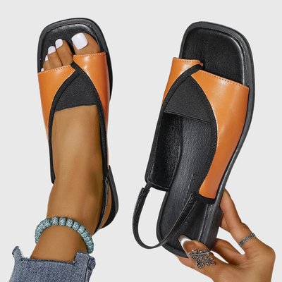 Selina | Platte dames sandalen met contrasterende bandjes