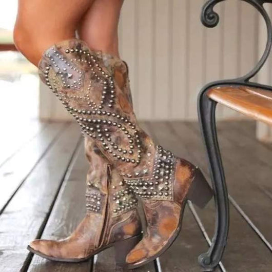Karla | Dames western enkellaarsjes met studs en hoge hak
