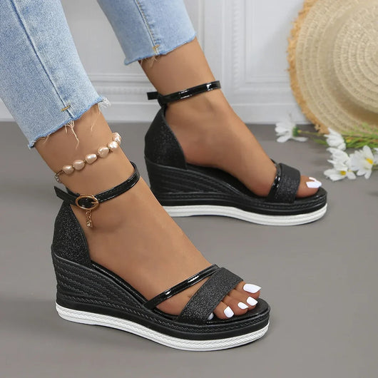 Karin | Dames sandalen met sleehak, plateauzool en bandjes
