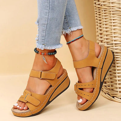 Kathrin | Dames comfortsandalen met bandjes en plateauzool