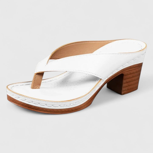 Birgit | Dames teenslippers met blokhak