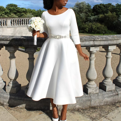 Felicia | Sobere dames midijurk met ronde hals