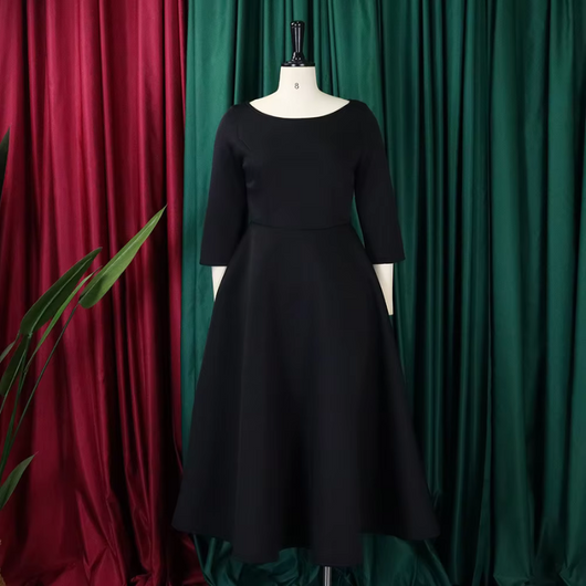 Felicia | Sobere dames midijurk met ronde hals