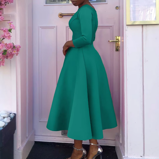 Felicia | Sobere dames midijurk met ronde hals