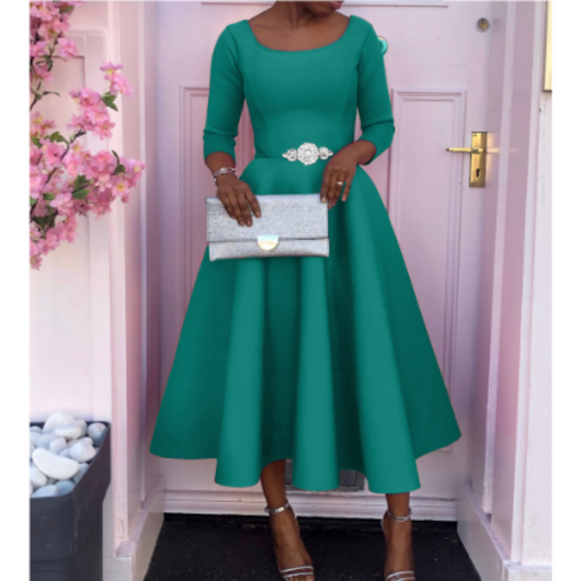 Felicia | Sobere dames midijurk met ronde hals