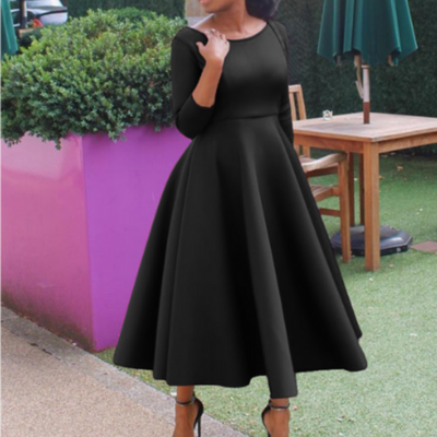Felicia | Sobere dames midijurk met ronde hals