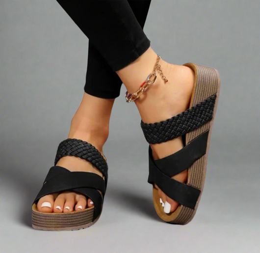 Julia | Gevlochten dames sleehaksandalen met gekruiste bandjes