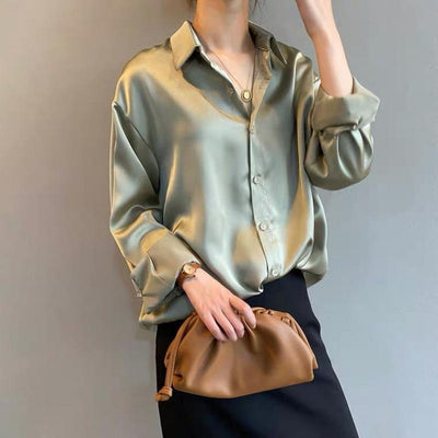 Emilia | Dames zijden blouse met ruches en knoopsluiting