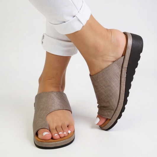 Karin | Comfortabele dames teenslippers voor de zomer