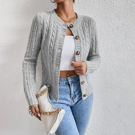 Elfriede | Damesvest met kabelpatroon en knoopsluiting