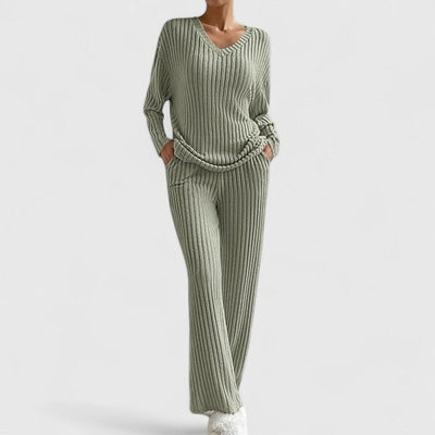 Sabina | Dames loungeset van ribstof met wijde broek