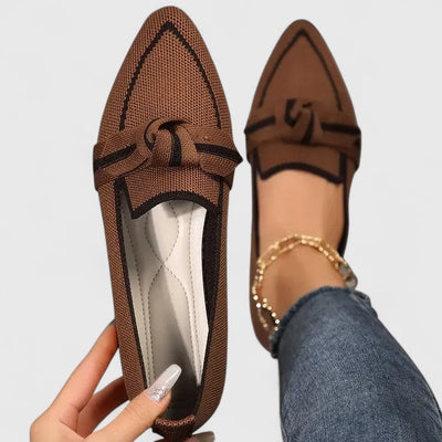 Felicia | Comfortabele dames loafers met spitse neus en knoopdetail