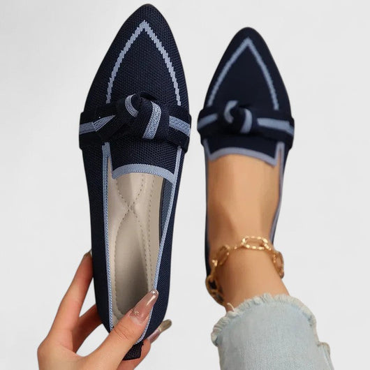 Felicia | Comfortabele dames loafers met spitse neus en knoopdetail