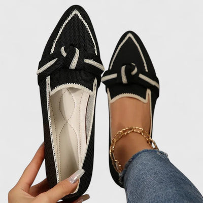Felicia | Comfortabele dames loafers met spitse neus en knoopdetail