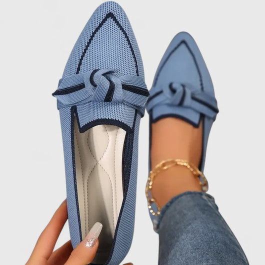 Felicia | Comfortabele dames loafers met spitse neus en knoopdetail
