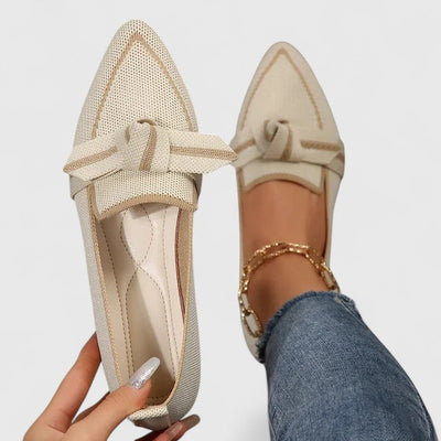 Felicia | Comfortabele dames loafers met spitse neus en knoopdetail