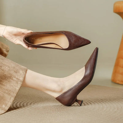 Pauline | Dames pumps met spitse neus en lage hak