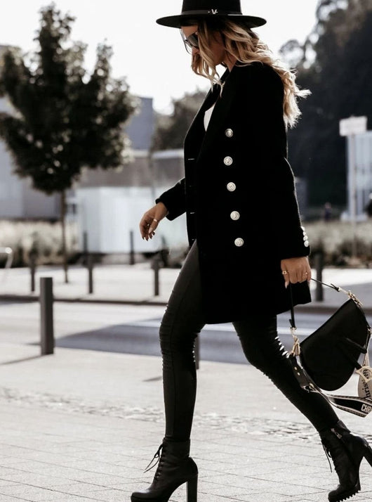 Amelie | Dubbelrijse lange dames mantel met slim fit