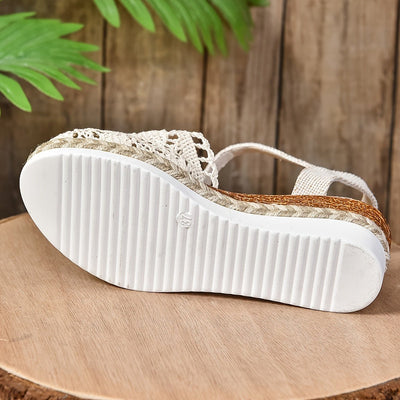 Clara | Comfortabele dames sandalen met sleehak, haaklook en enkelbandje