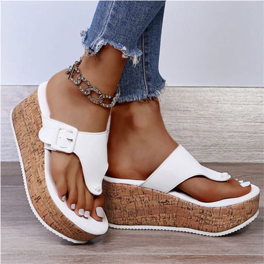 Marie | Comfortabele dames teenslippers met kurken sleehak en strik