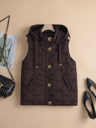 Leonie | Gewatteerde dames bodywarmer met capuchon en knoopsluiting