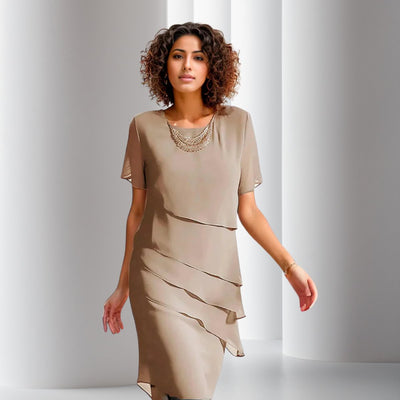 Emilia | Dames cocktailjurk van gelaagd chiffon met korte mouwen