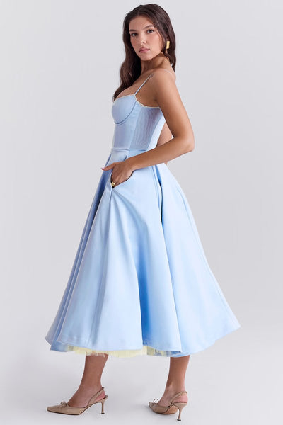 Annika | Dames cocktailjurk met zwierige midirok en verstelbare bandjes