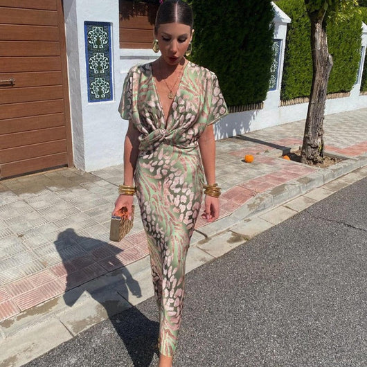 Marie | Figuuraccentuerende dames midi cocktailjurk met diepe V-hals