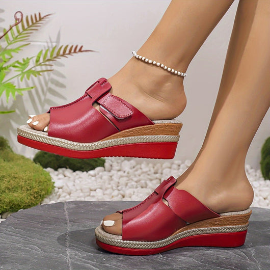 Clara | Comfortabele dames sandalen met sleehak, klittenband en open neus