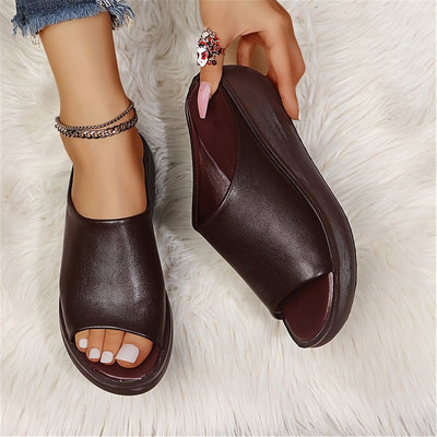 Charlotte | Comfortabele lichte dames instapmuiltjes met sleehak en peeptoe