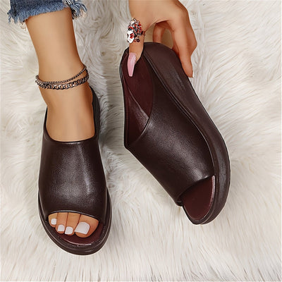 Charlotte | Comfortabele lichte dames instapmuiltjes met sleehak en peeptoe