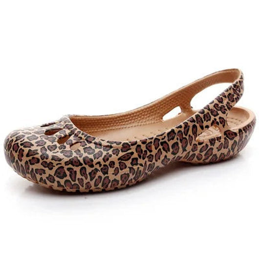 Elisabeth | Comfortabele lichte dames jellysandalen met slingback en uitsnijdingen