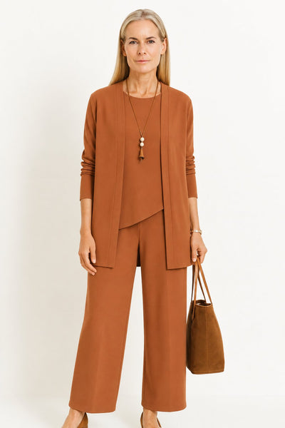 Marlene | Driedelige dames set met lang vest, hemdje en wijde broek