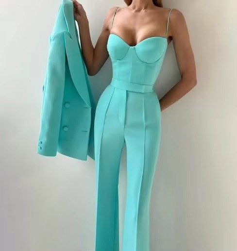 Marlene | Driedelige mintgroene dames set met blazer, korsettop en flared broek