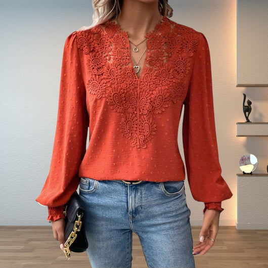 Clara | Elegante dames blouse met kantbies, V-hals en lange mouwen