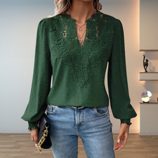 Clara | Elegante dames blouse met kantbies, V-hals en lange mouwen