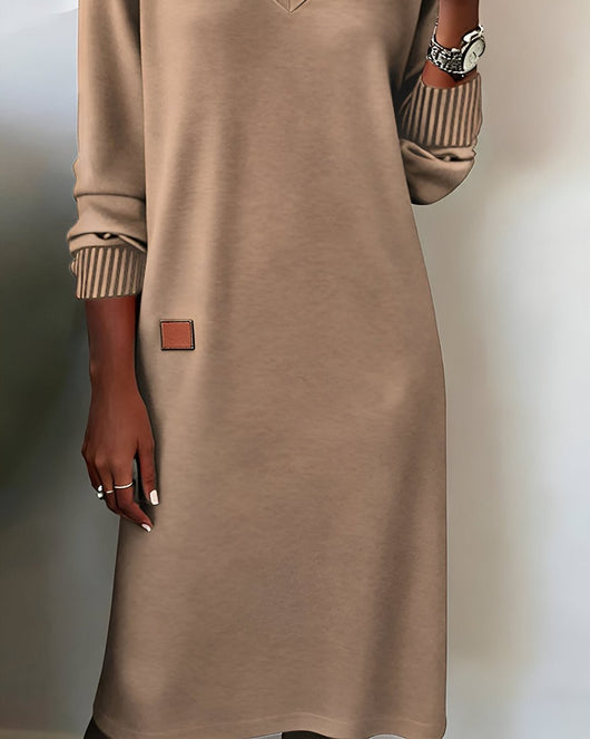 Mia | Elegante dames midijurk met V-hals en lange mouwen