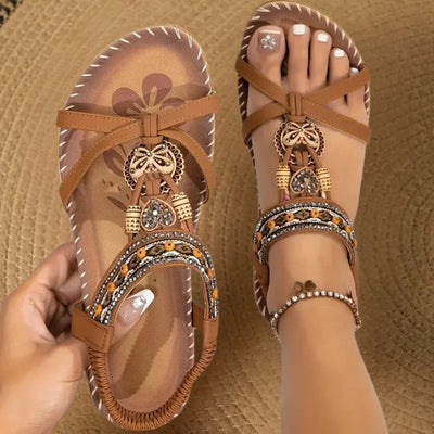 Amelie | Platte dames bohosandalen met bandjes, parels en comfortvoetbed
