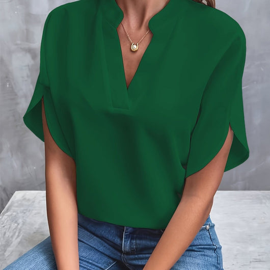 Lena | Vloeiende dames blouse met v-hals en wijde mouwen