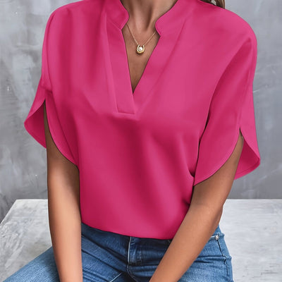 Lena | Vloeiende dames blouse met v-hals en wijde mouwen