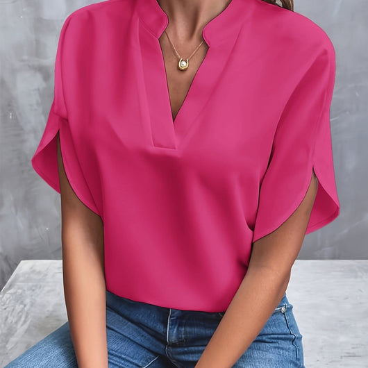 Lena | Vloeiende dames blouse met v-hals en wijde mouwen