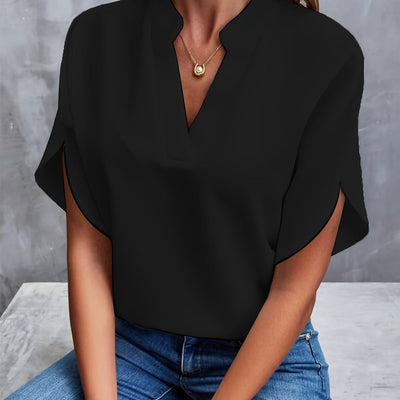 Lena | Vloeiende dames blouse met v-hals en wijde mouwen
